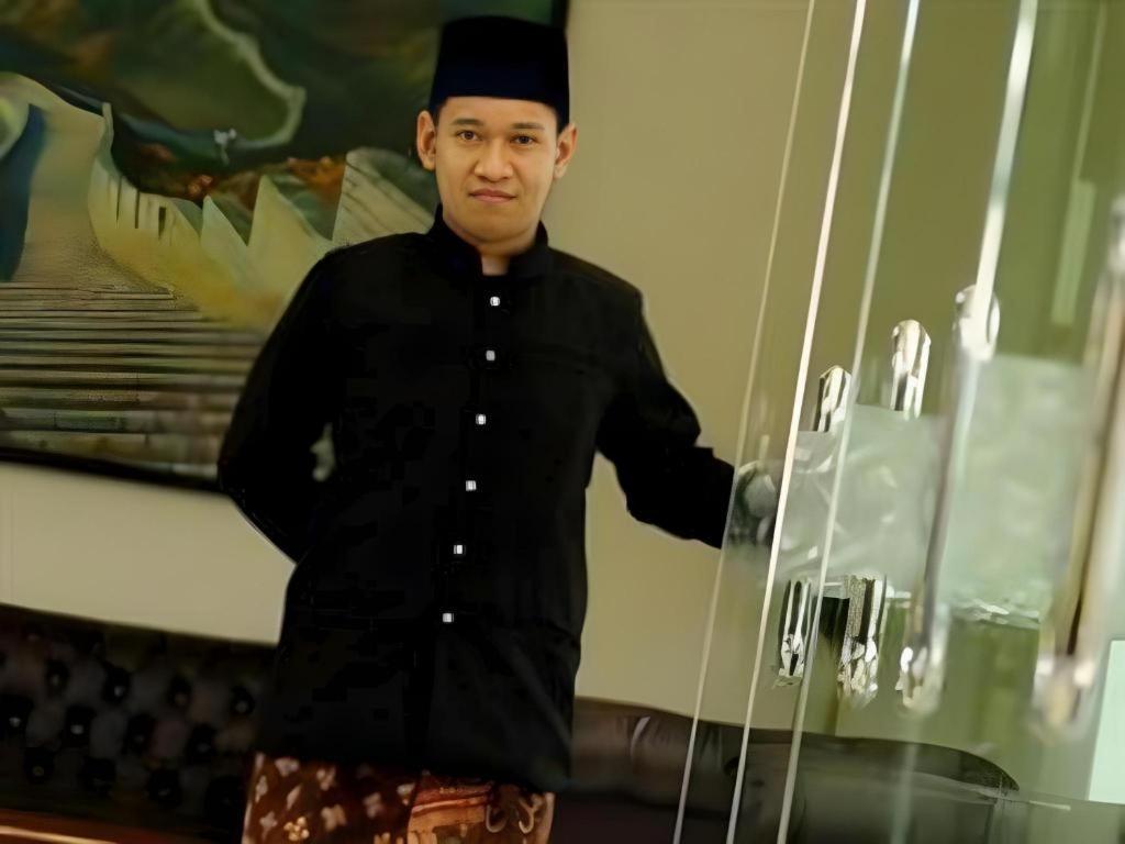 Yusro Hotel Restaurant & Convention Jombang Exterior photo