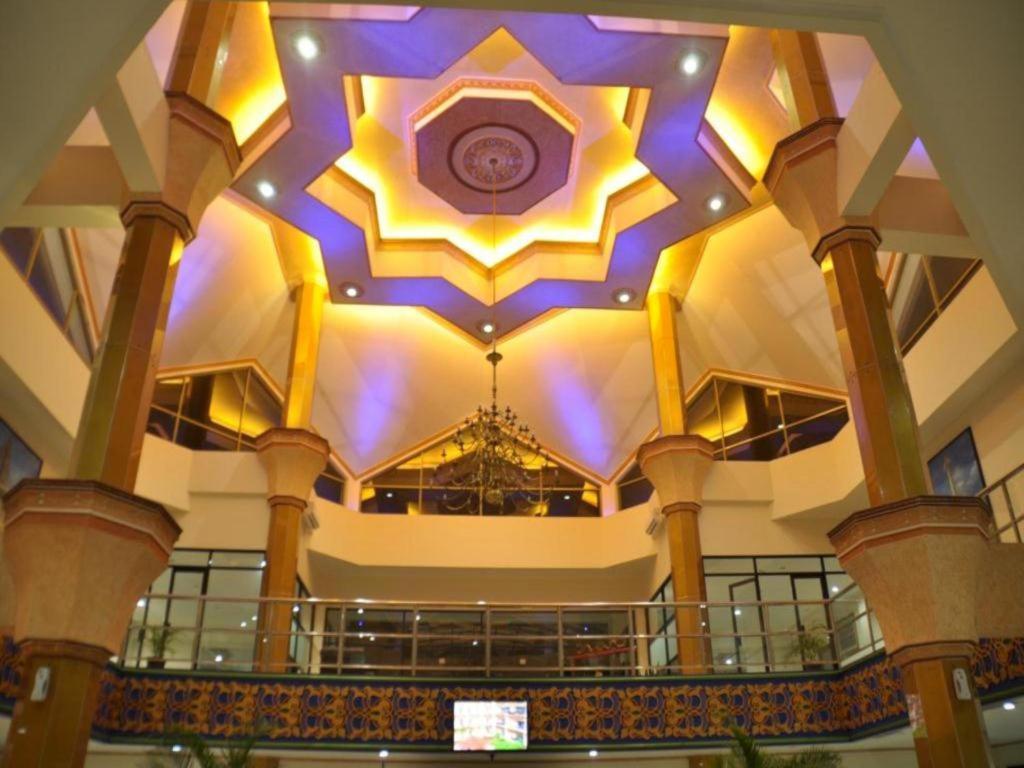 Yusro Hotel Restaurant & Convention Jombang Exterior photo