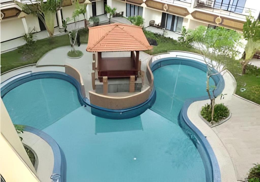 Yusro Hotel Restaurant & Convention Jombang Exterior photo