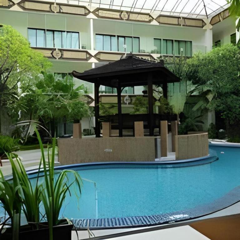 Yusro Hotel Restaurant & Convention Jombang Exterior photo