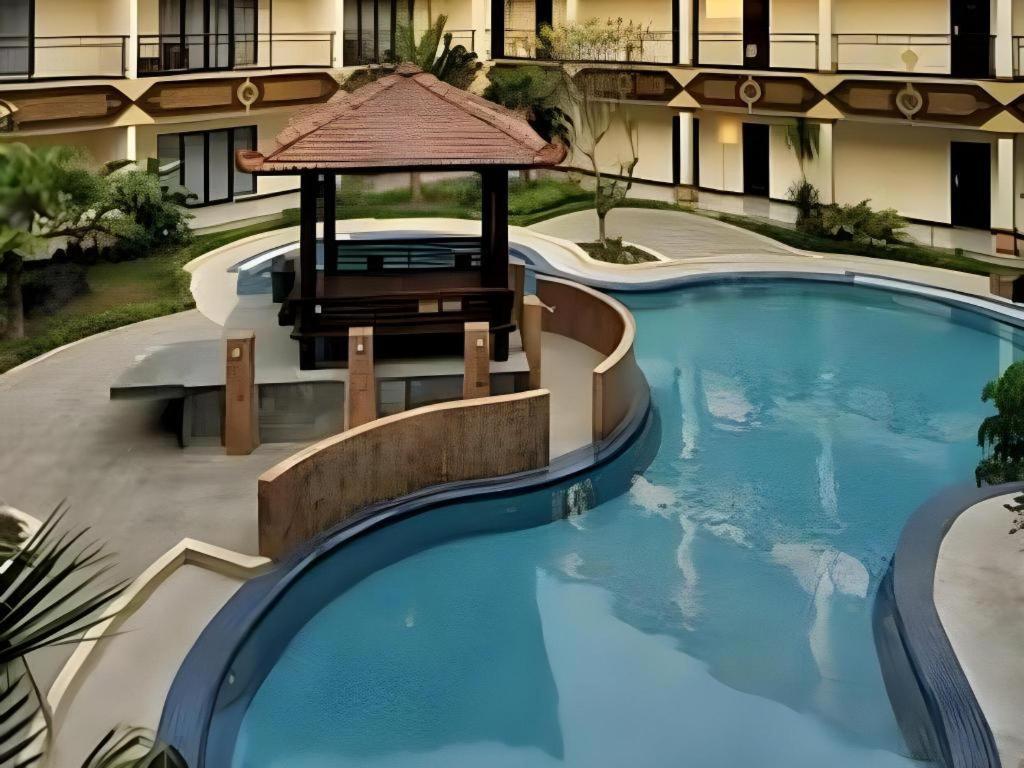Yusro Hotel Restaurant & Convention Jombang Exterior photo